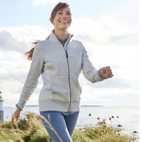 L.L. Bean Women's Quilted Full-Zip Sweatshirt - Picture 10 of 11